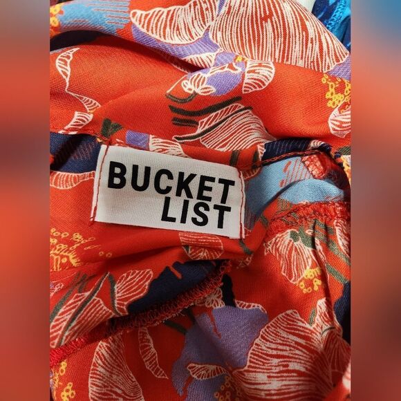 BUCKETLIST Red Floral Ruffle Blouse Size M - Picture 8 of 10